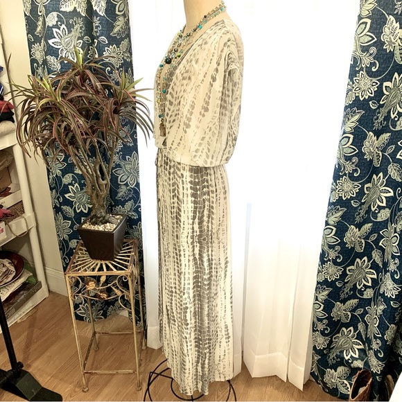 Love Is For Eternity maxi cover-up in a white and gray color combo- L - Picture 5 of 13